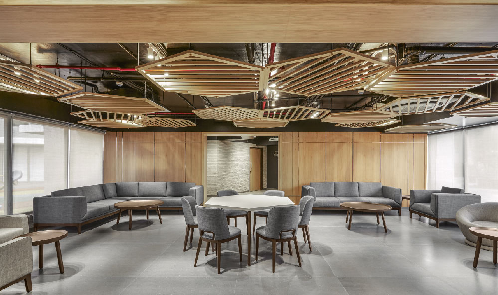 Transcon Triumph: co-working lounge